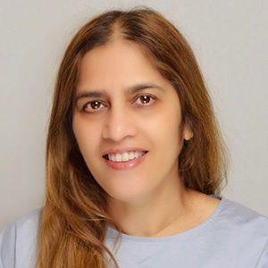 Dr Rashmi Saluja 300